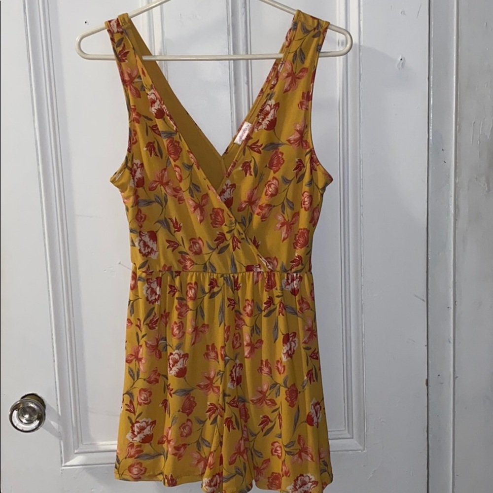 Yellow xhilaration romper sz small NWT